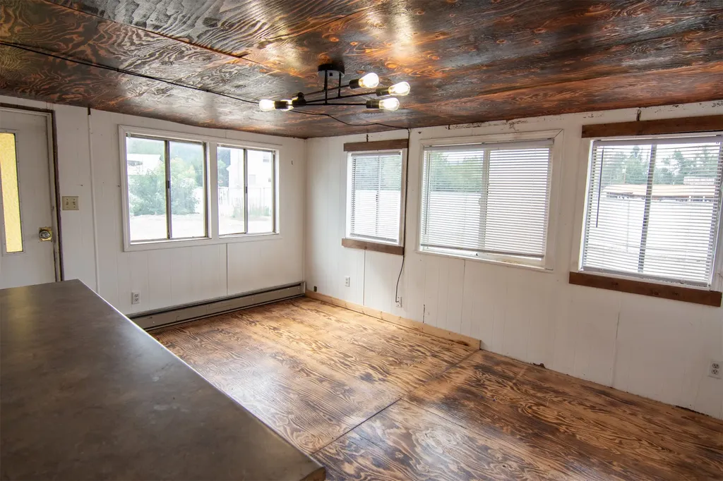 22 Crossroad Way Libby MT 59923