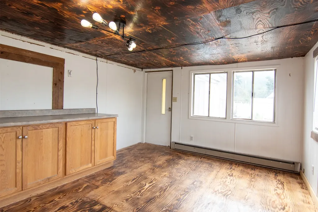 22 Crossroad Way Libby MT 59923