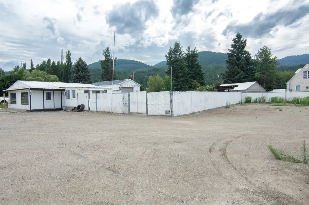 22 Crossroad Way Libby MT 59923