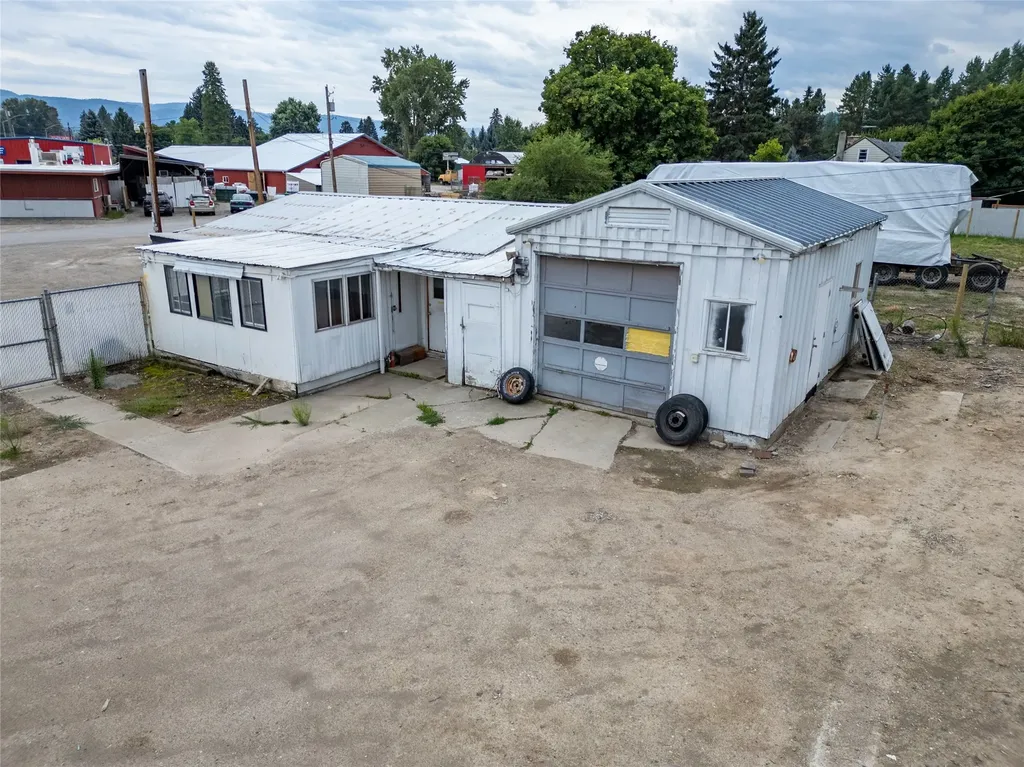 22 Crossroad Way Libby MT 59923
