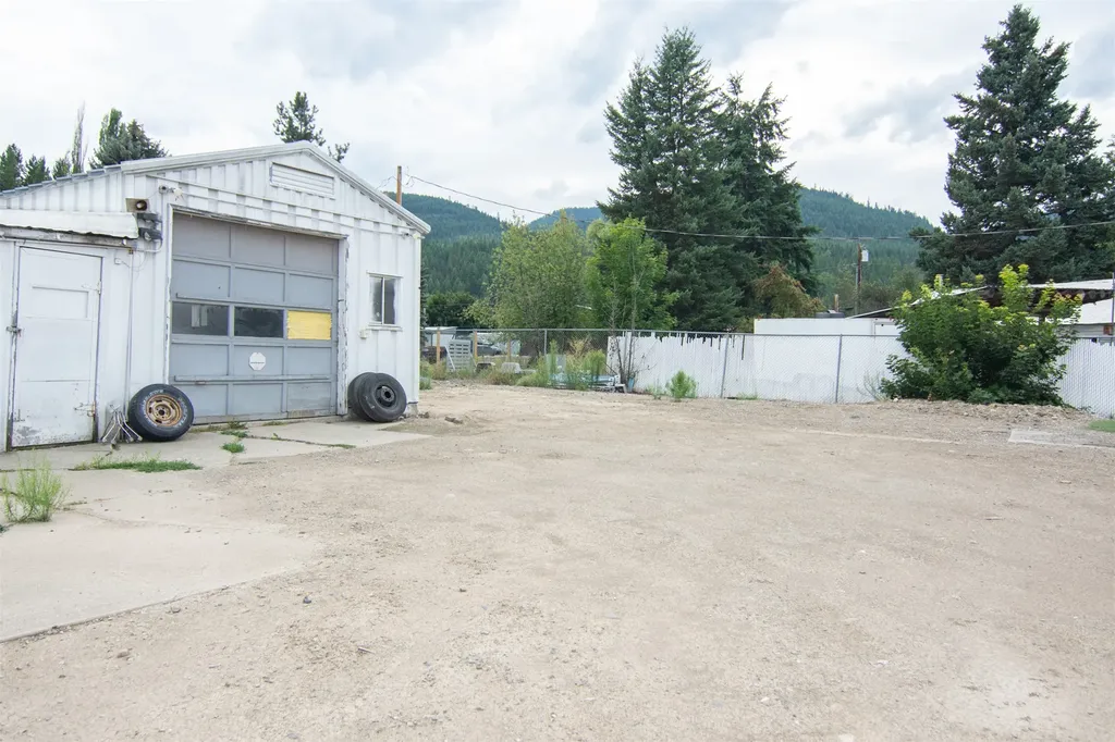 22 Crossroad Way Libby MT 59923