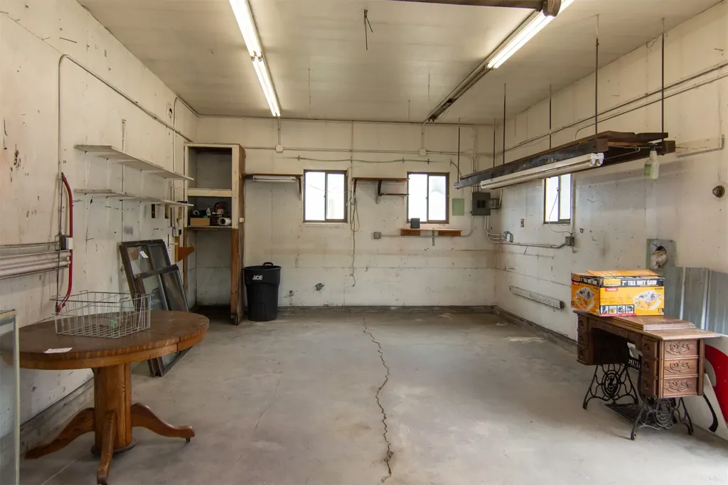 22 Crossroad Way Libby MT 59923