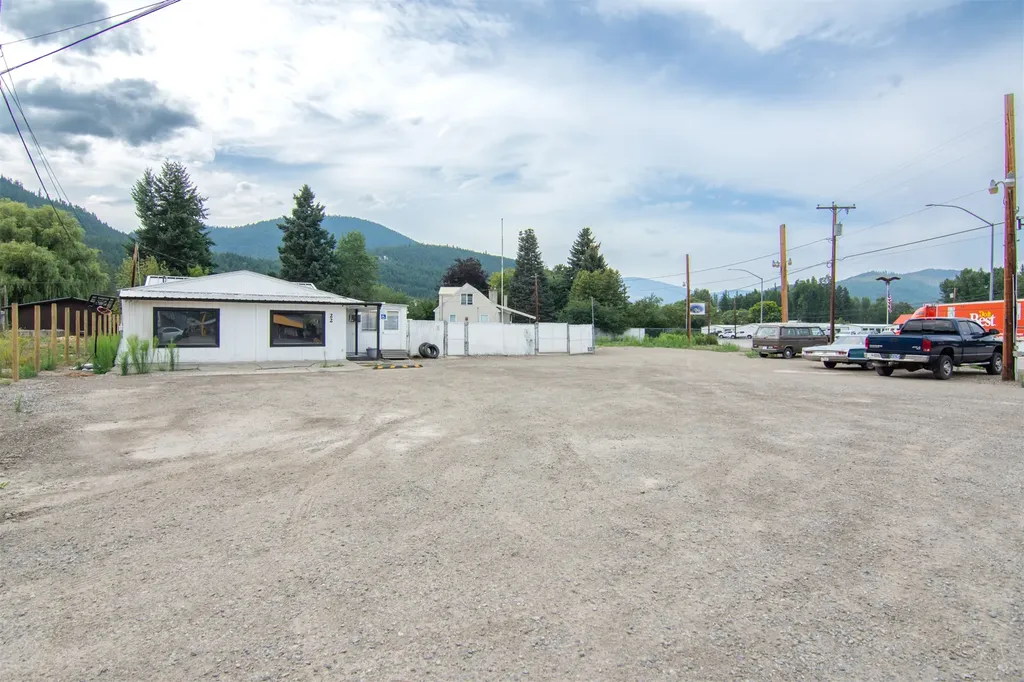 22 Crossroad Way Libby MT 59923