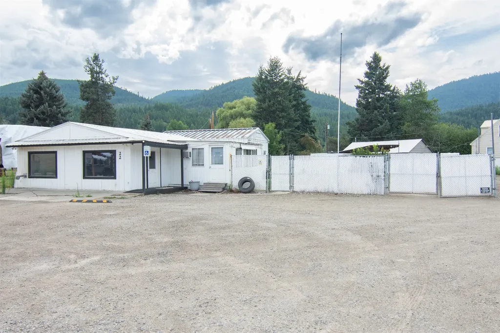 22 Crossroad Way Libby MT 59923