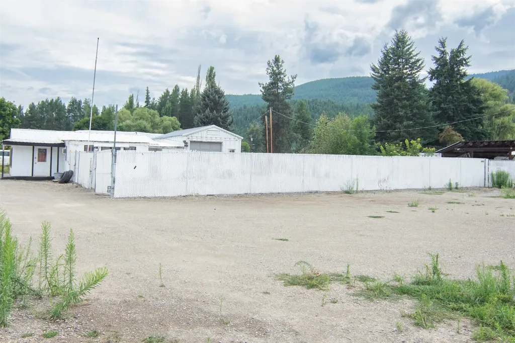 22 Crossroad Way Libby MT 59923