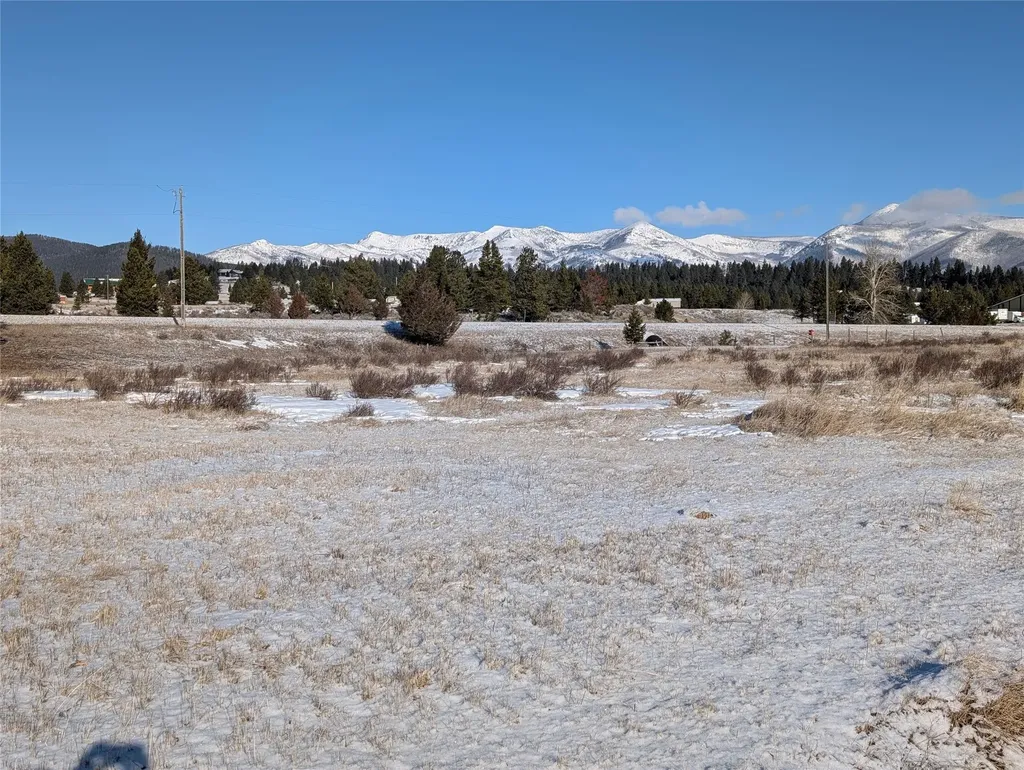 4070 Dutchman Lane Lincoln MT 59639