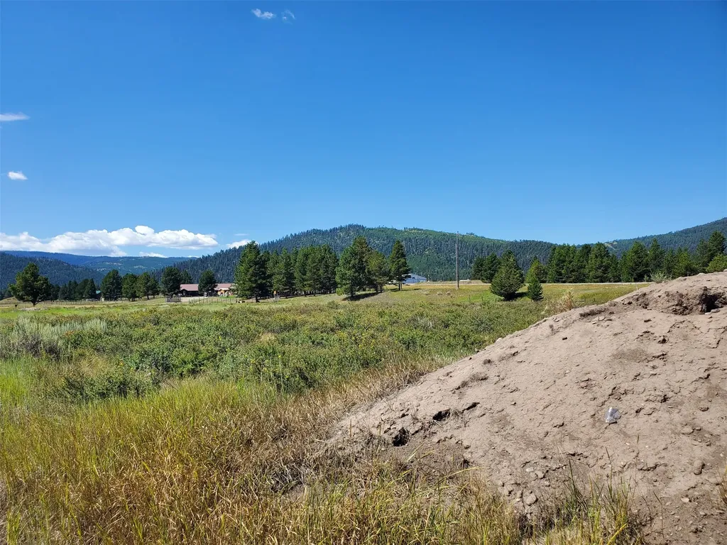 4070 Dutchman Lane Lincoln MT 59639