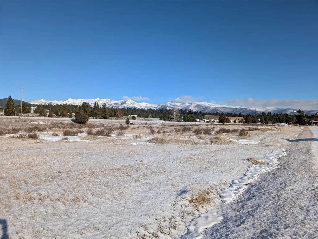 4070 Dutchman Lane Lincoln MT 59639