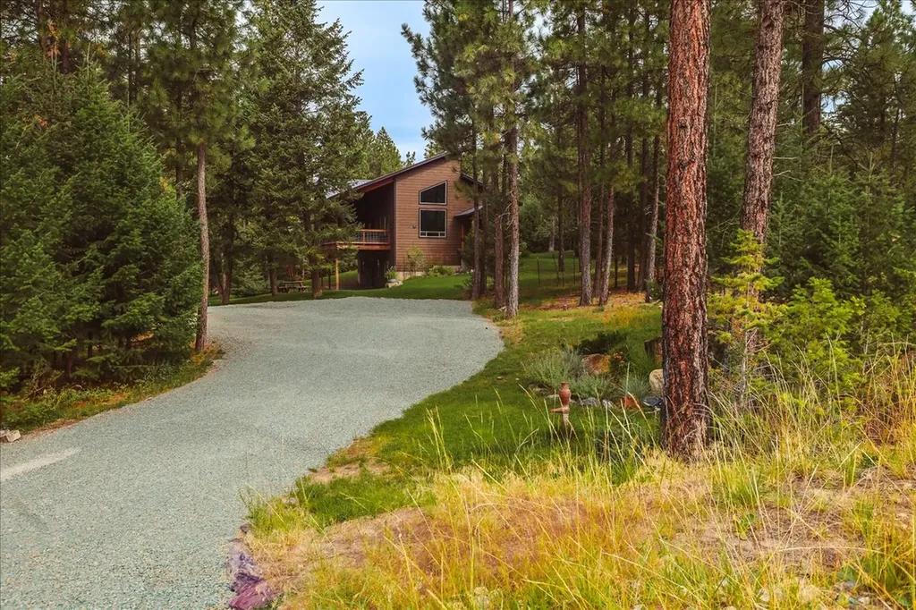53 Mccracken Trail Eureka MT 59917