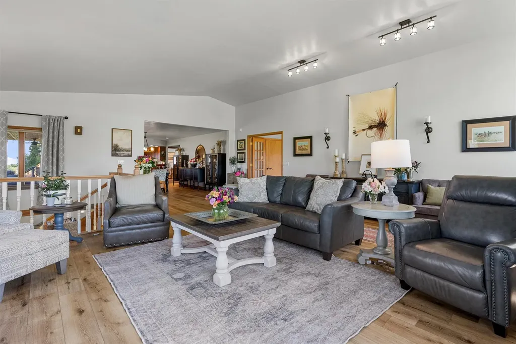 412 Bass Lane Corvallis MT 59828
