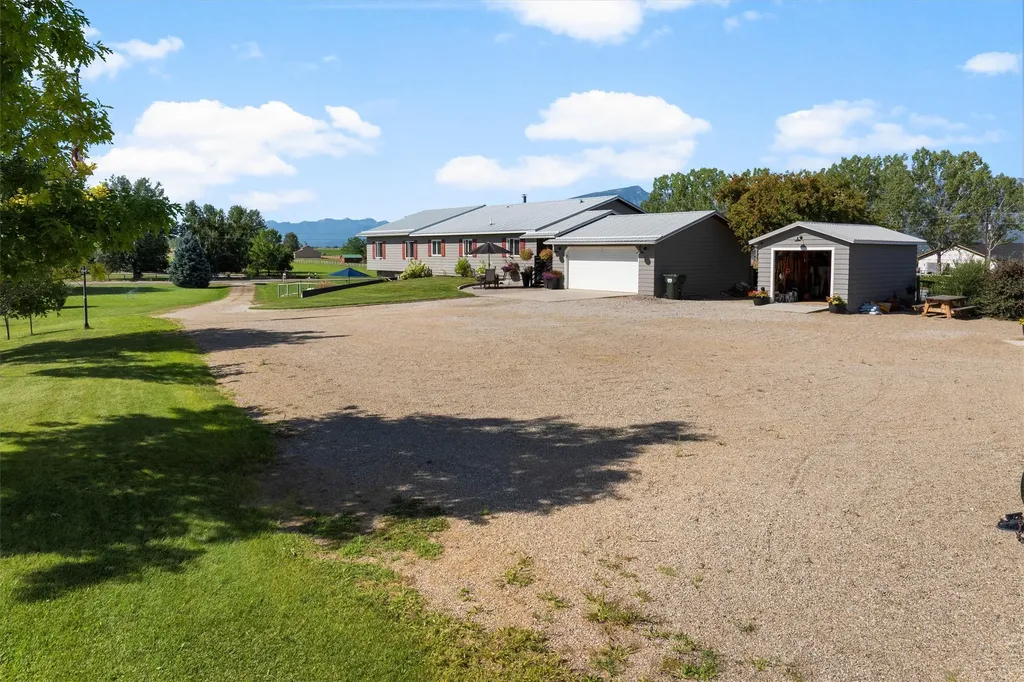 412 Bass Lane Corvallis MT 59828