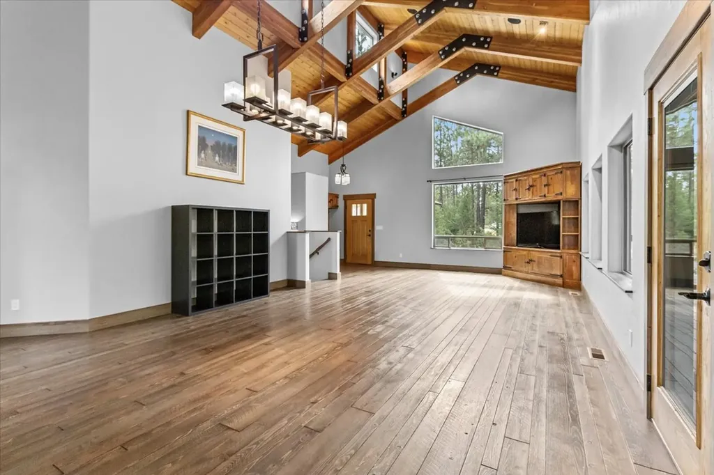 53 Mccracken Trail Eureka MT 59917
