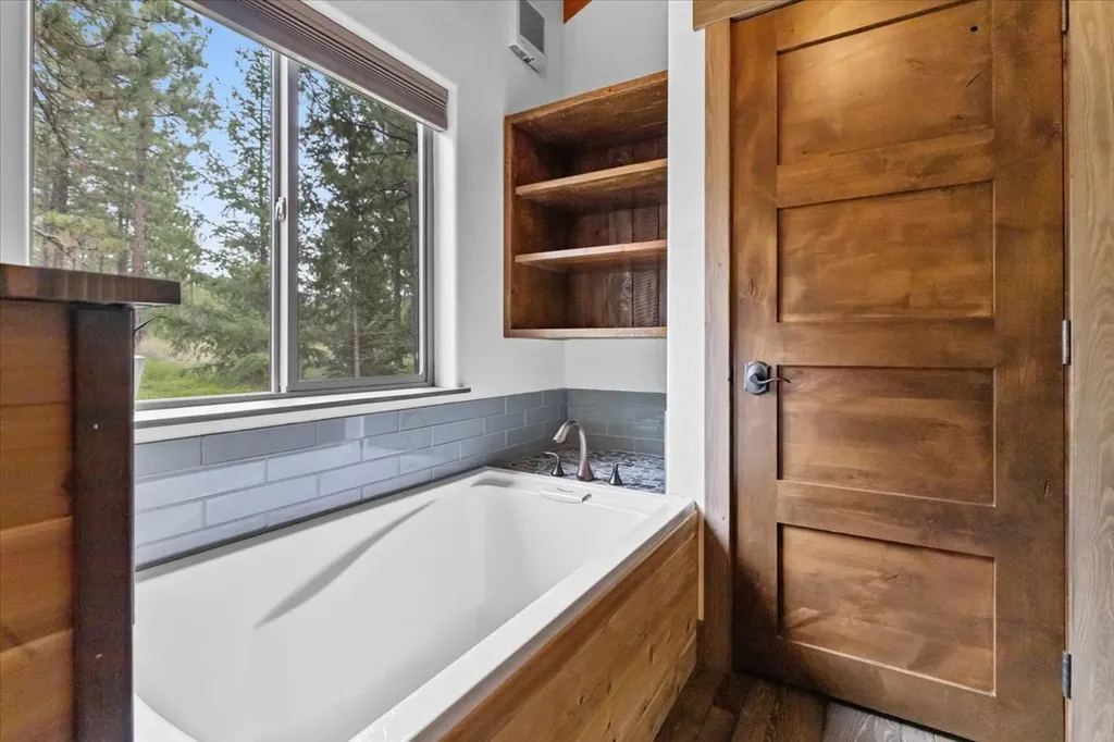 53 Mccracken Trail Eureka MT 59917