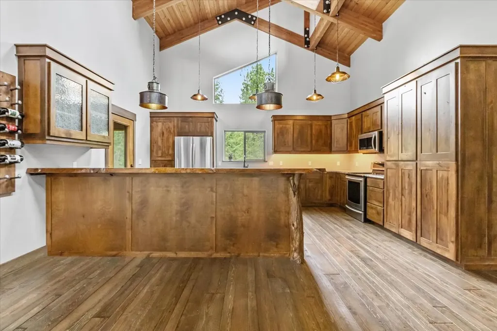 53 Mccracken Trail Eureka MT 59917