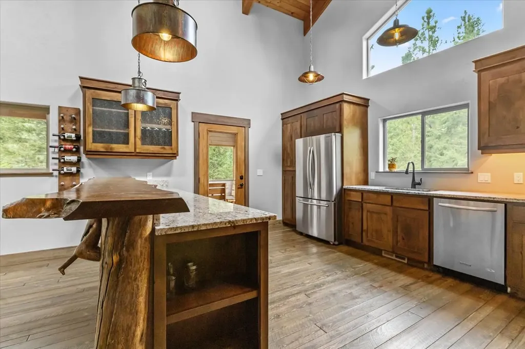 53 Mccracken Trail Eureka MT 59917