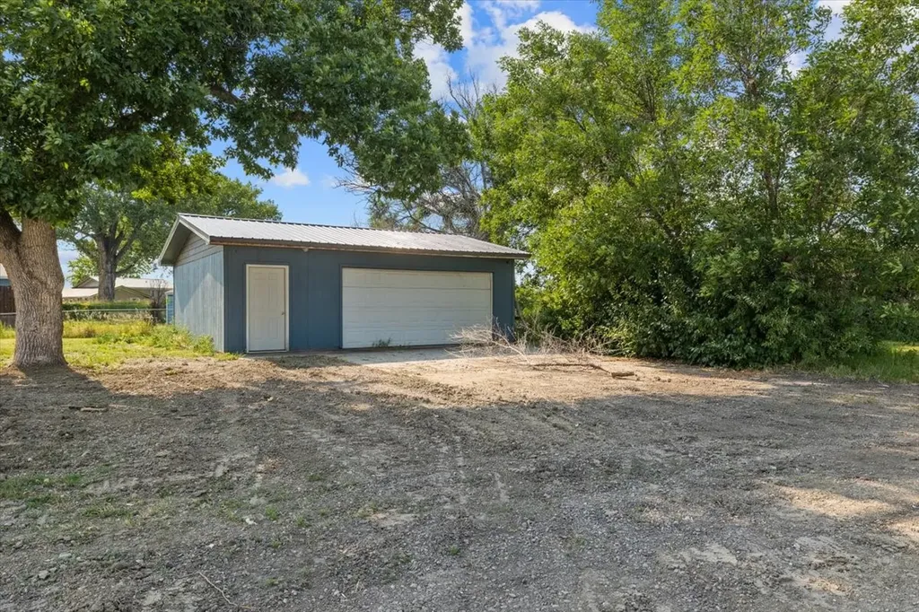 8020 Wade Street Shepherd MT 59079