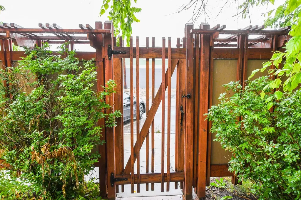 801, 819, 825 W Kent Avenue Missoula MT 59801