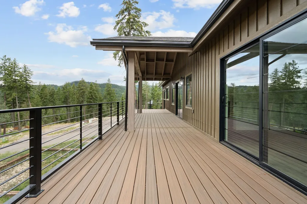 166 Blacktail Loop Lakeside MT 59922