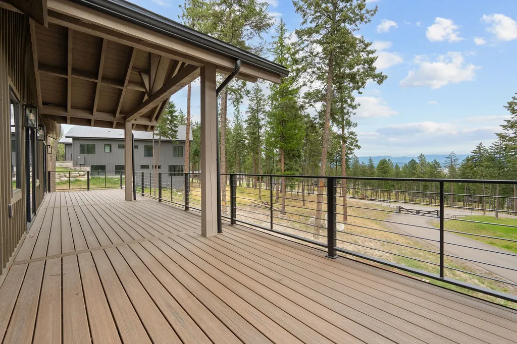 166 Blacktail Loop Lakeside MT 59922