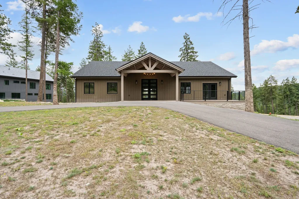 166 Blacktail Loop Lakeside MT 59922