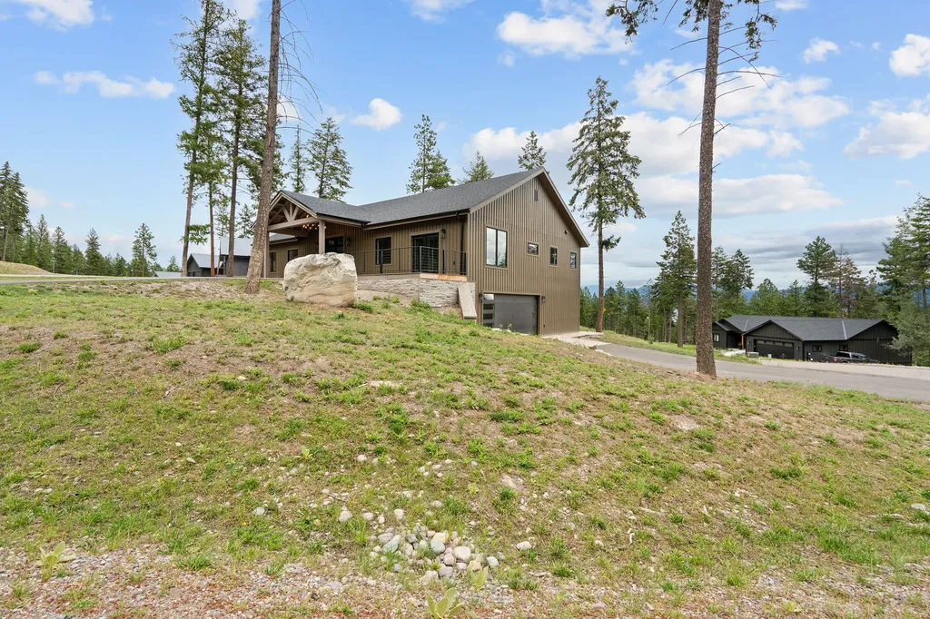 166 Blacktail Loop Lakeside MT 59922