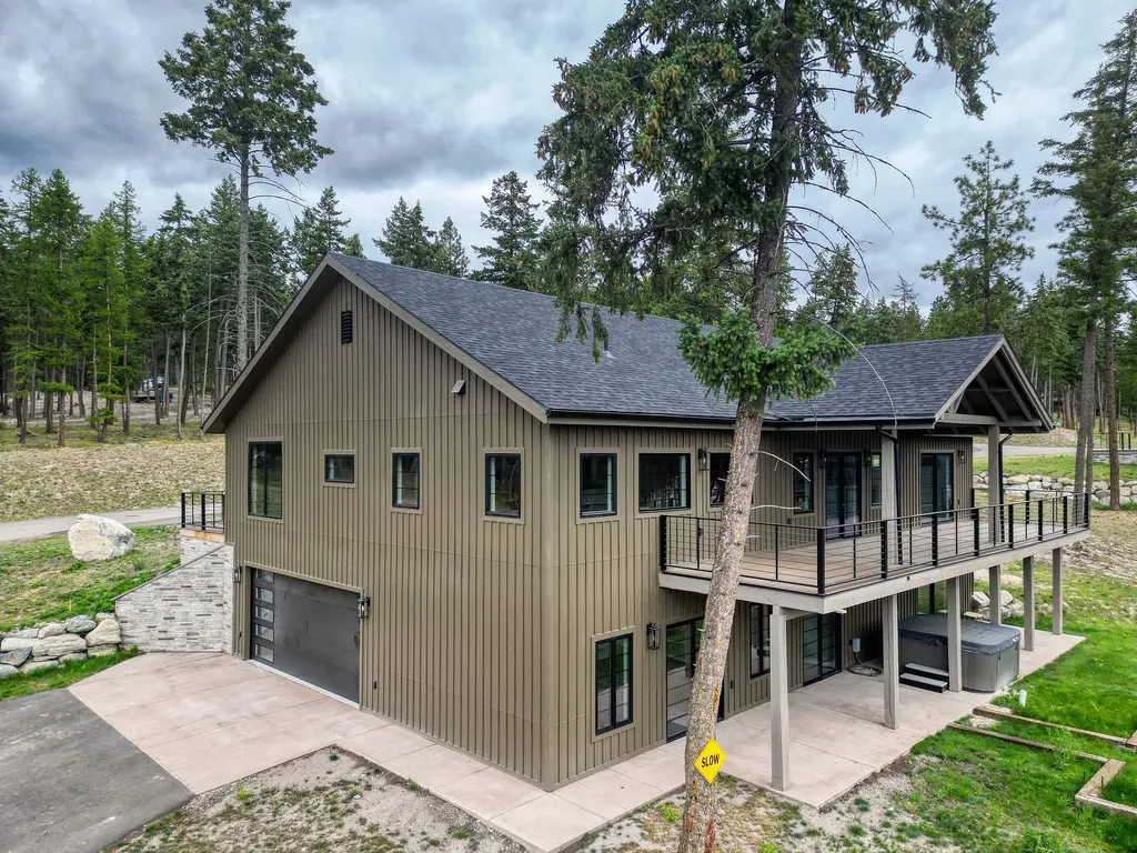 166 Blacktail Loop Lakeside MT 59922