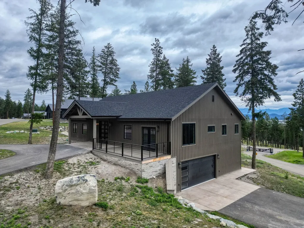 166 Blacktail Loop Lakeside MT 59922