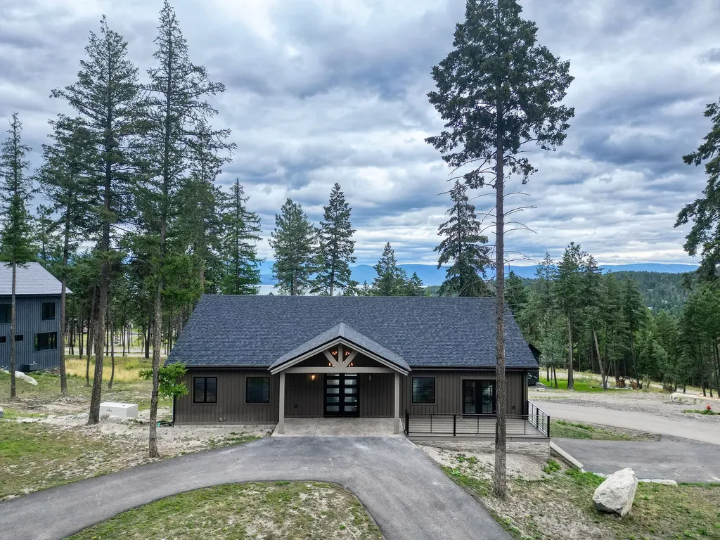 166 Blacktail Loop Lakeside MT 59922