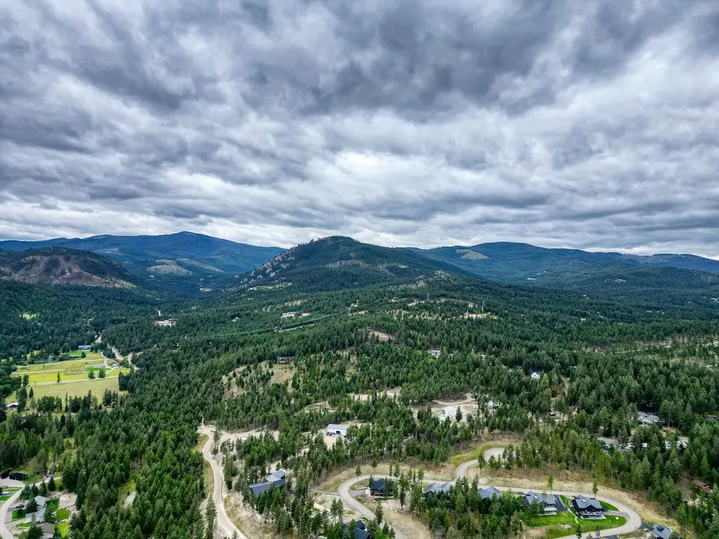 166 Blacktail Loop Lakeside MT 59922