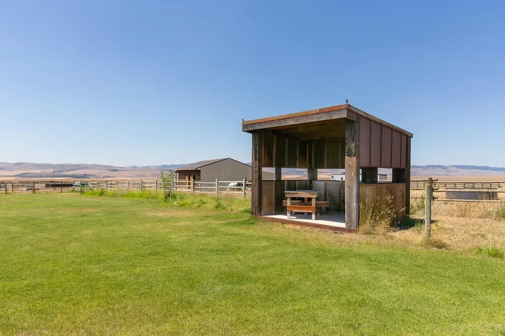 13920 Theisen Road Belgrade MT 59714
