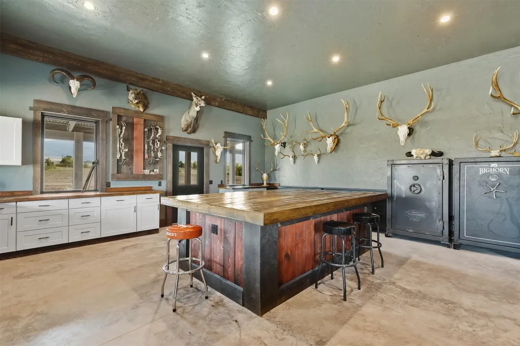 13920 Theisen Road Belgrade MT 59714