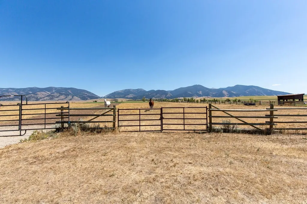 13920 Theisen Road Belgrade MT 59714