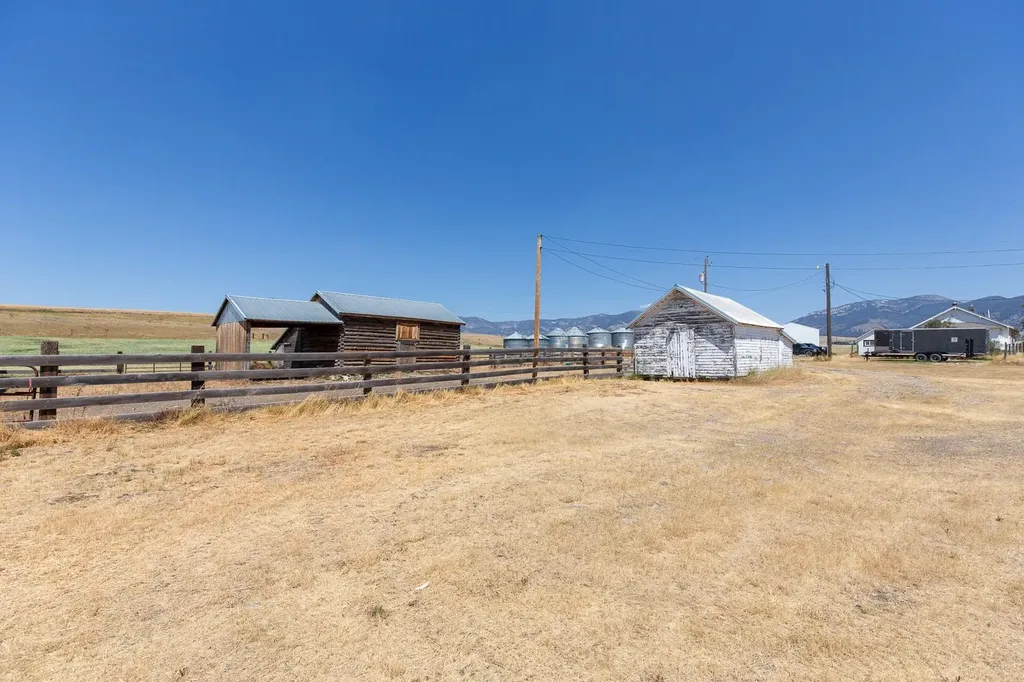 13920 Theisen Road Belgrade MT 59714
