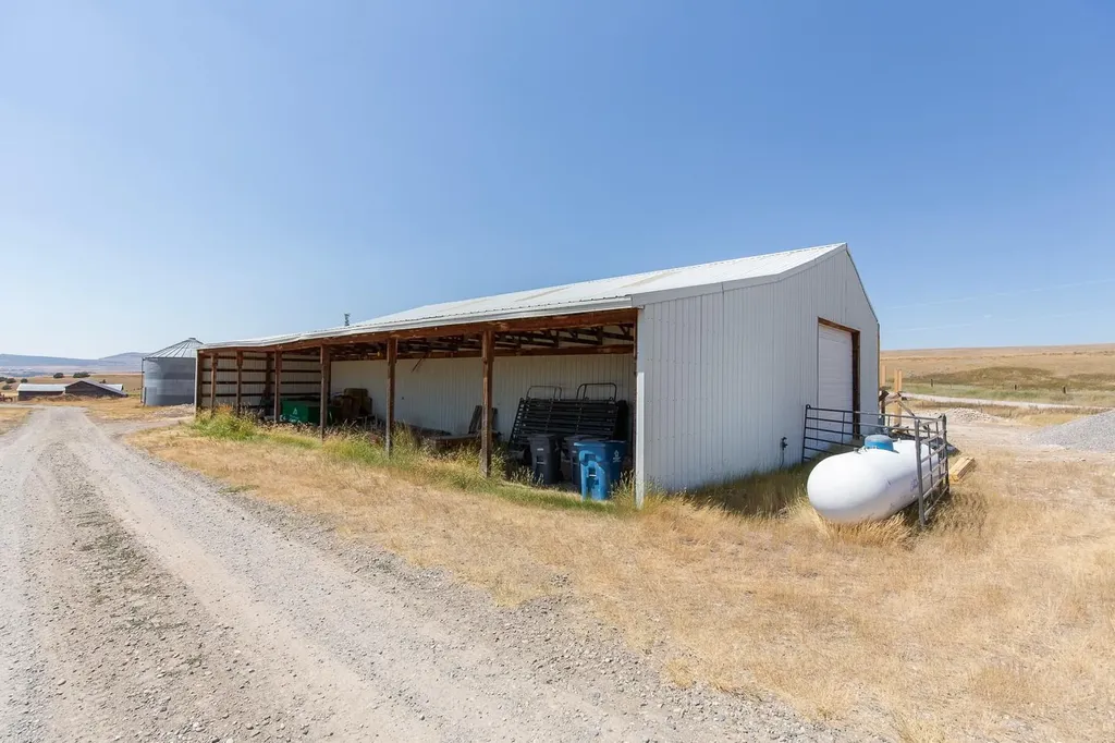 13920 Theisen Road Belgrade MT 59714