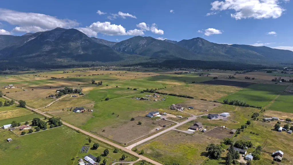 26190 Sliding Horse Lane Arlee MT 59821
