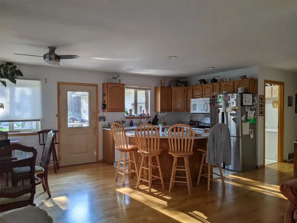 35 Snowy Lane Plains MT 59859
