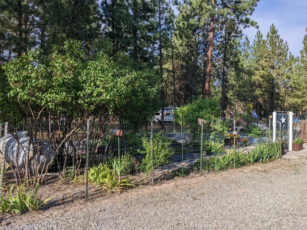 35 Snowy Lane Plains MT 59859