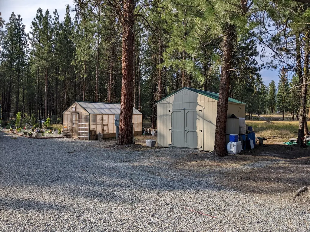 35 Snowy Lane Plains MT 59859