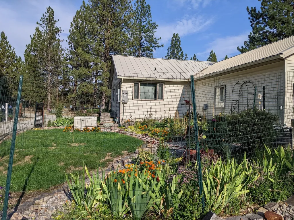 35 Snowy Lane Plains MT 59859