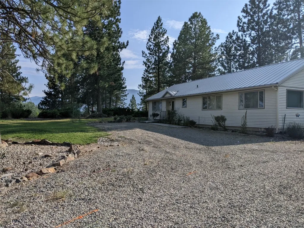 35 Snowy Lane Plains MT 59859
