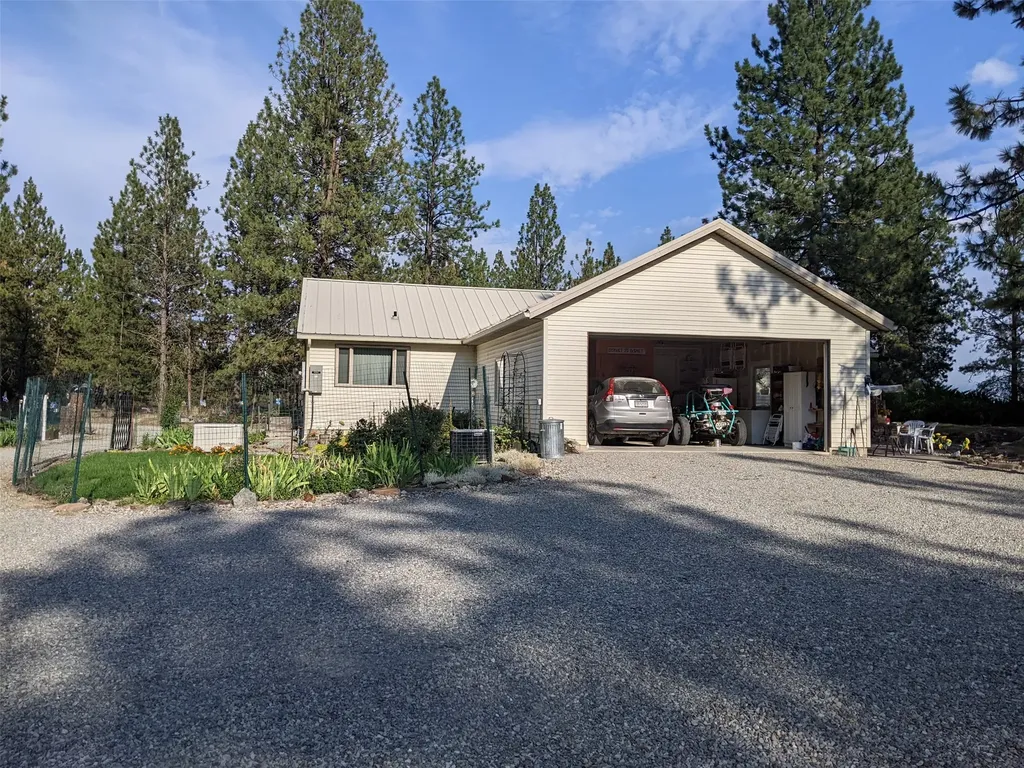 35 Snowy Lane Plains MT 59859