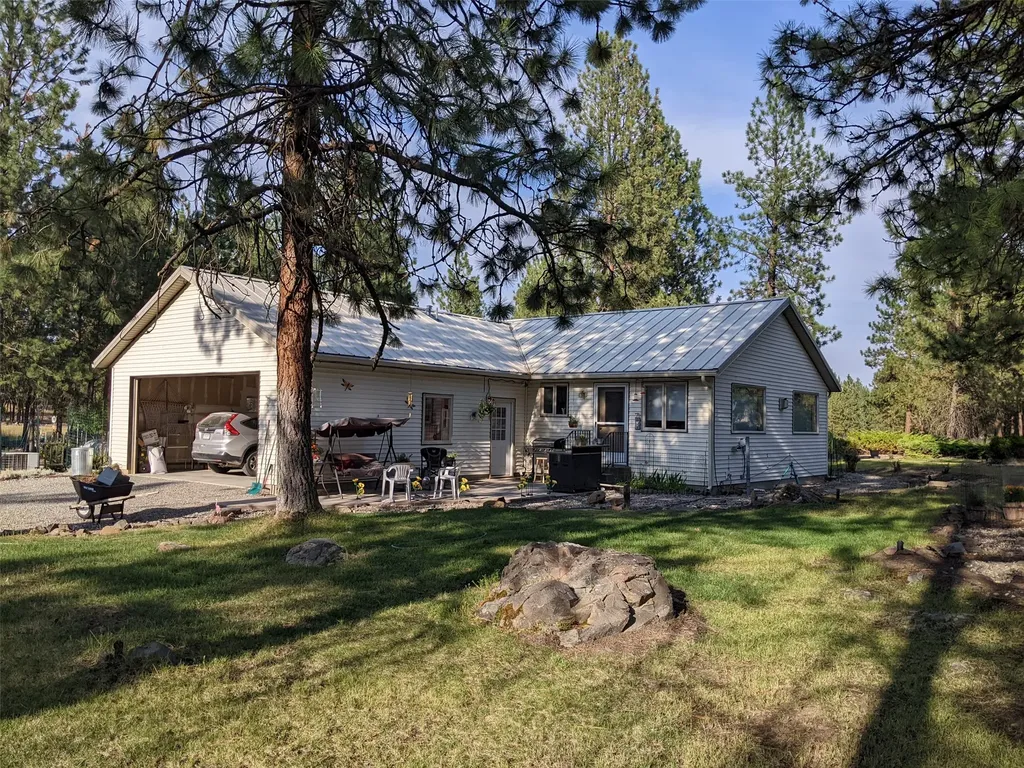 35 Snowy Lane Plains MT 59859