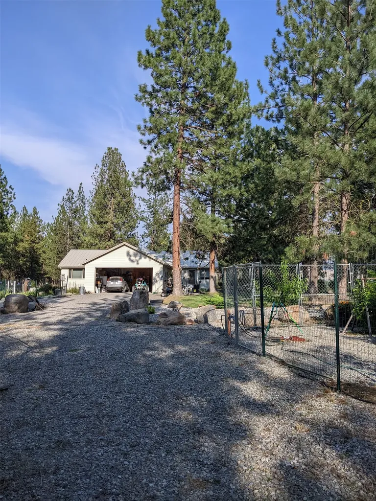 35 Snowy Lane Plains MT 59859