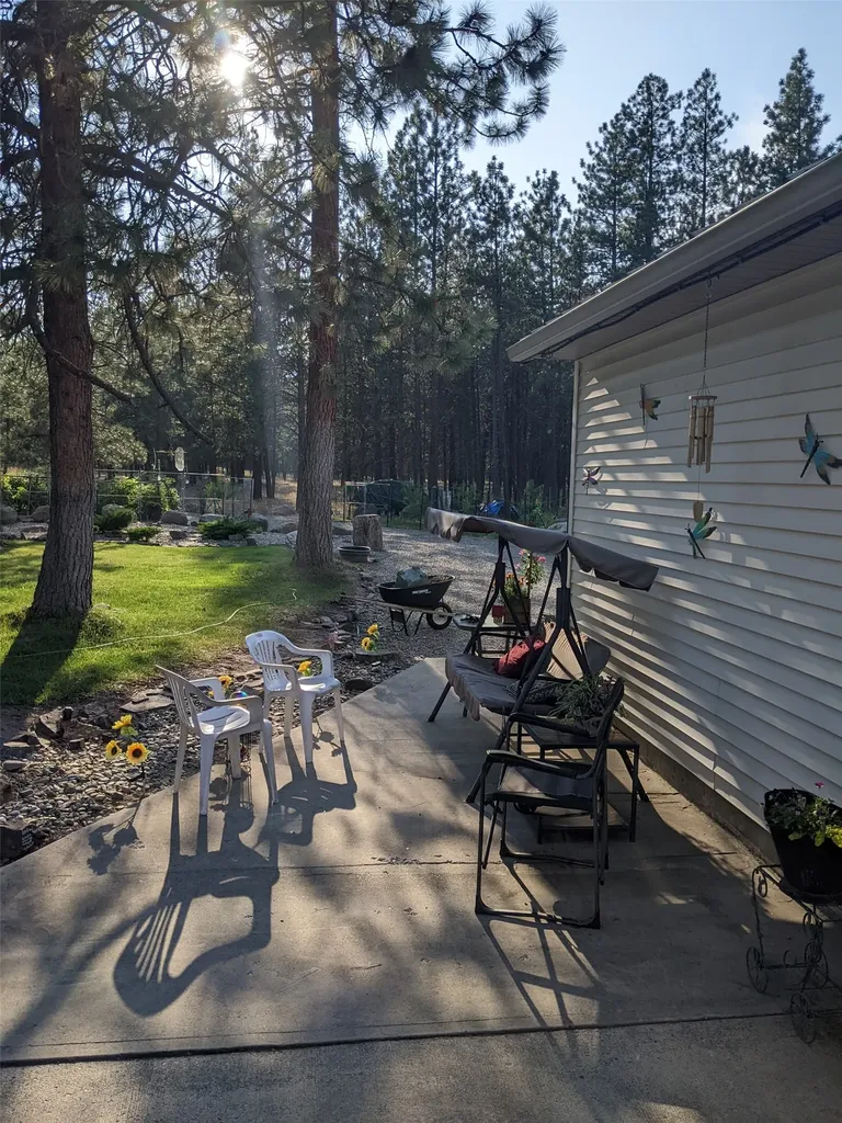 35 Snowy Lane Plains MT 59859