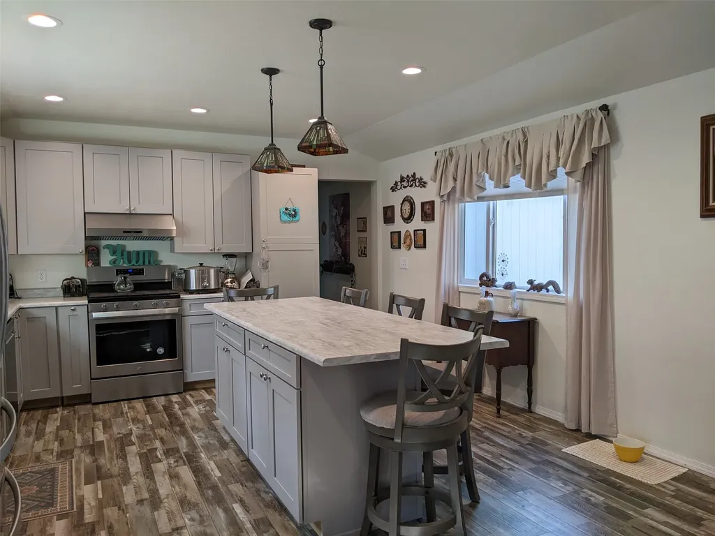 35 Snowy Lane Plains MT 59859