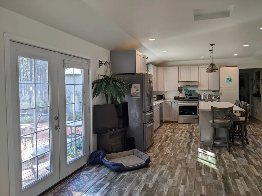 35 Snowy Lane Plains MT 59859