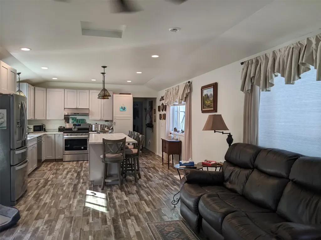 35 Snowy Lane Plains MT 59859