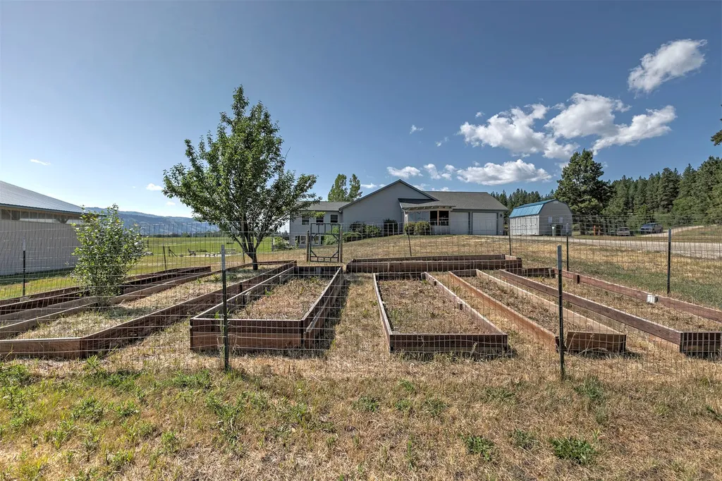 511 & 499 Gold Creek Loop Hamilton MT 59840