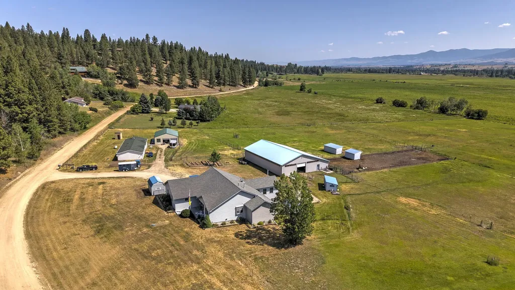 511 & 499 Gold Creek Loop Hamilton MT 59840