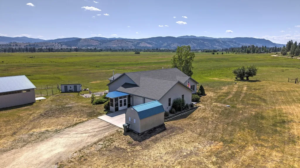 511 & 499 Gold Creek Loop Hamilton MT 59840